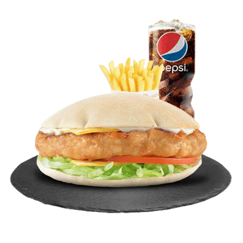 وجبة برجر دجاج طازج بخبز أبيض، مع بطاطس ومشروب.